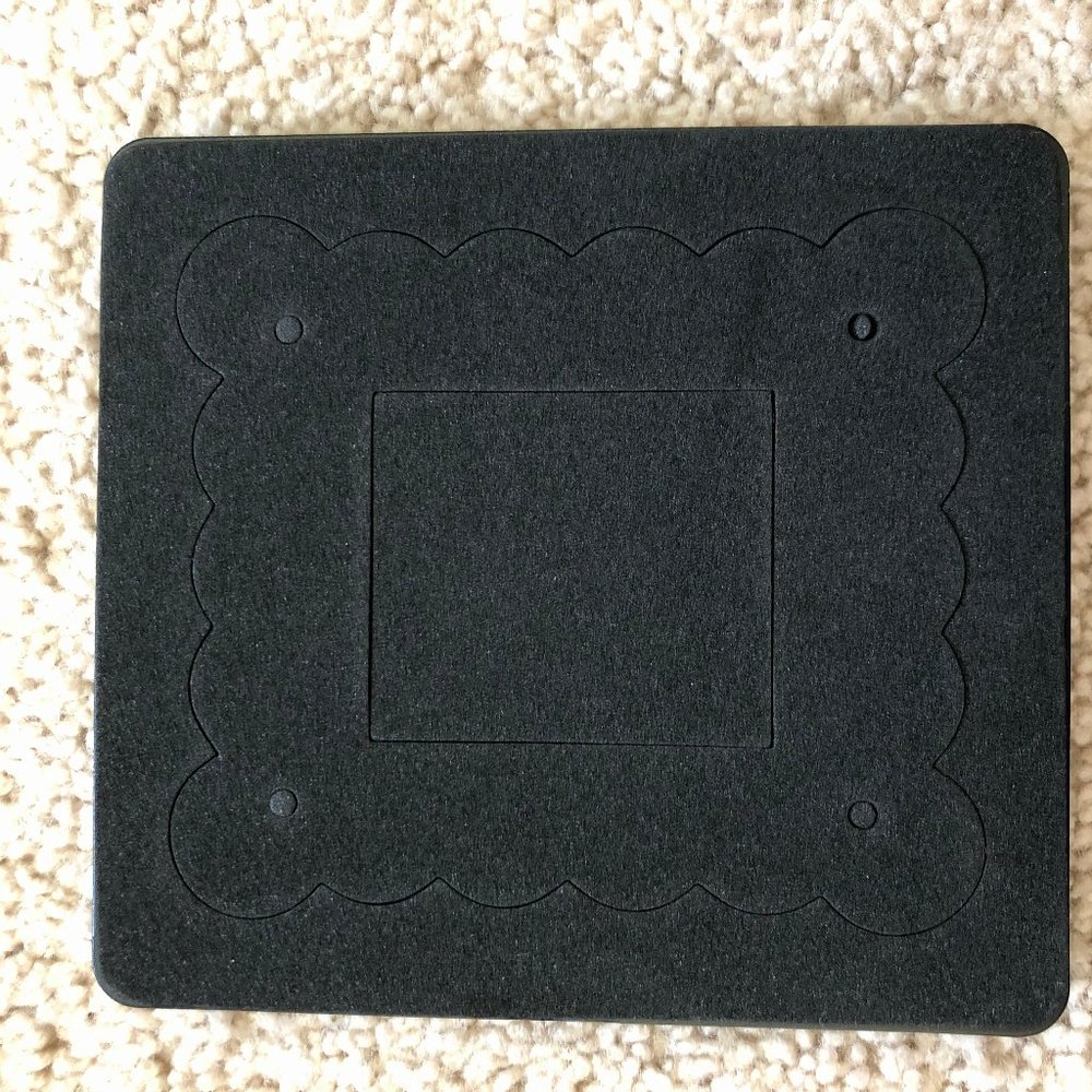 Sizzix Scallop Frame Die *EUC*